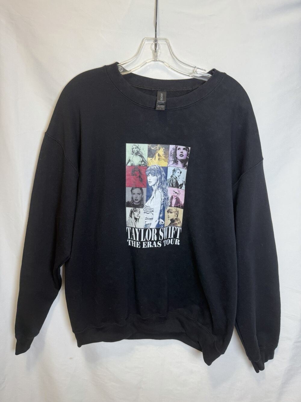 Taylor Swift Eras Tour Sweatshirt Black Women’s Sz L Heavy Blend Graphic Print